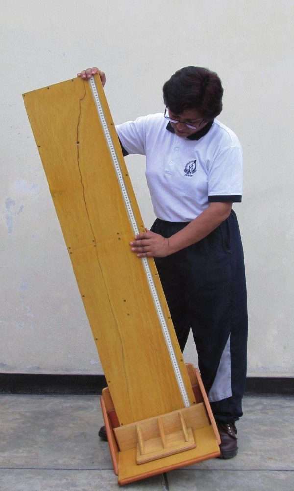 03_tallimetro pieza integra firme salud y superacion eirl Tallímetro de madera para adulto y para niños – 199 y 132 cm