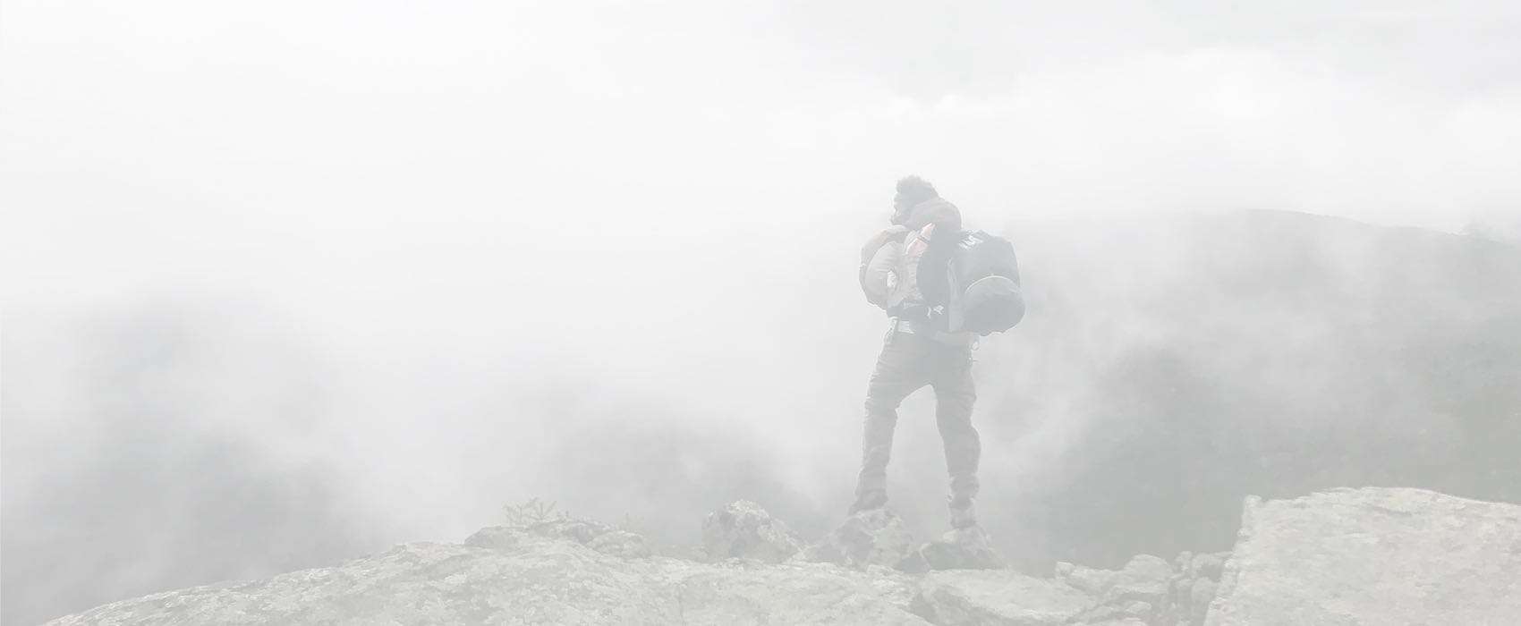 balazs-busznyak-3mtcyvbAqzM-unsplash Resucitador manual Besmed adulto – Alta calidad y diseño ergonómico