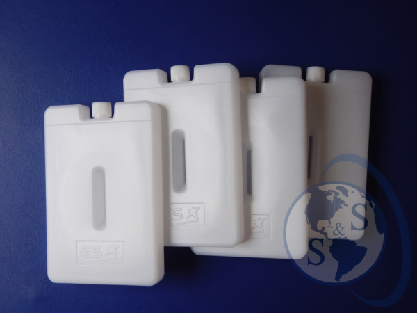 Cuatro paquetes fríos GS de 0.4 litros para termos porta vacunas KST.