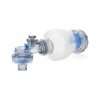 Resucitador manual neonatal Besmed armado con bolsa autoinflable y sistema de válvulas transparentes.