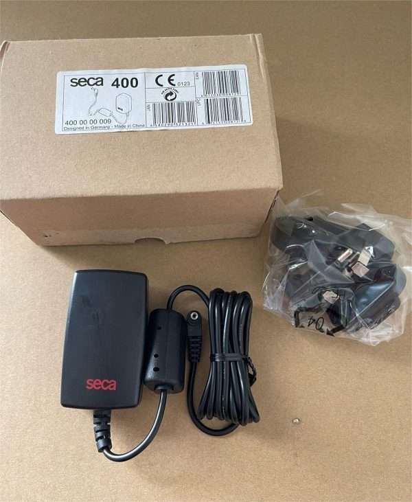 Adaptador de corriente Seca 400 para balanza Seca 769 Adaptador de corriente Seca 400 para balanza médica Seca 769 que permite alimentación eléctrica continua